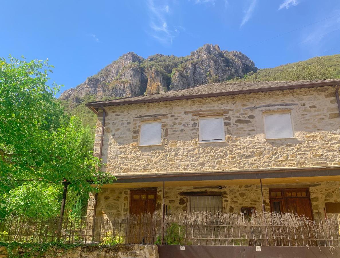 Apartamento Las Medulas Covas  エクステリア 写真